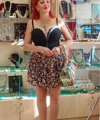 Живу в Москве и готова окунуть тебя в безумный мир наслаждений и страсти. Мои нежные и опытные руки превратят твои фантазии в реальность. Я умею слушать, обнимать и заботиться, а мои услуги позволят тебе испытать настоящее блаженство. Ты останешься доволен и захочешь вернуться ко мне снова и снова. Доверься мне, и я подарю тебе незабываемые мгновения удовольствия. Отзывы о моих услугах говорят сами за себя! 👄💋😘 3944, 43 года